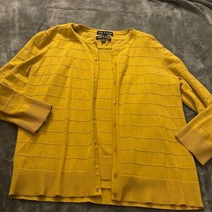 Cable & Gauge M/Medium sweater set Mustard